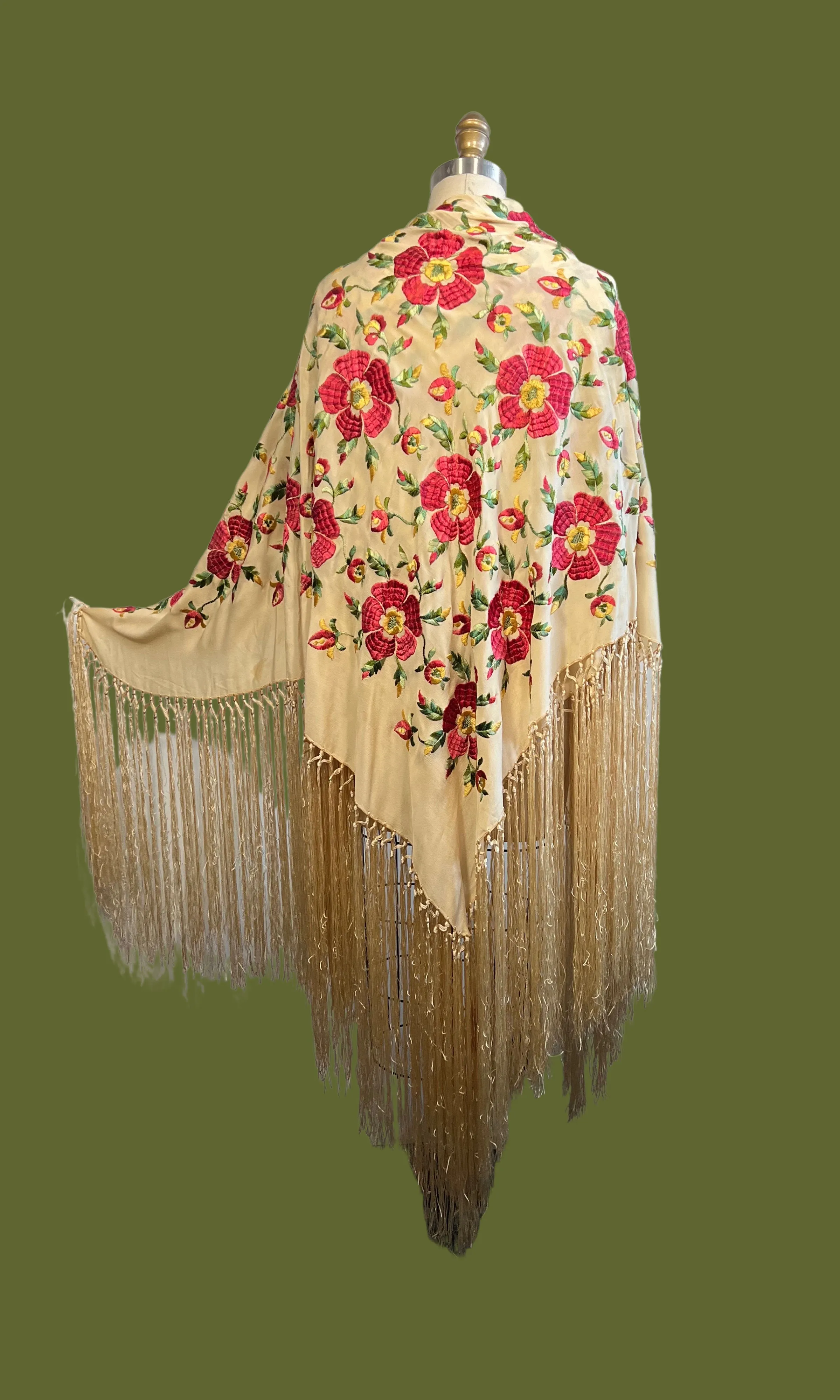 FLOWER SHOW 1930's 1940's Floral Embroidered Fringe Piano Shawl, One Size