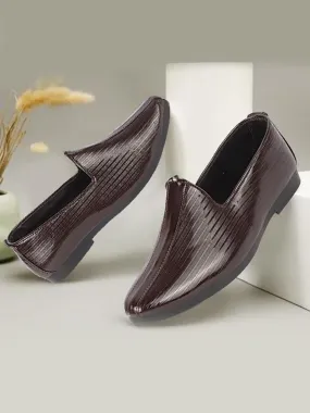 Men Brown Glossy Shine Textured Design Wedding Festive Ethnic Slip On Jutis and Mojaris